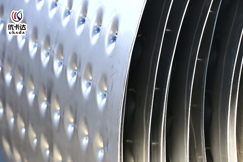 Bubble spiral plate heat exchanger Bubble spiral plate heat exchanger